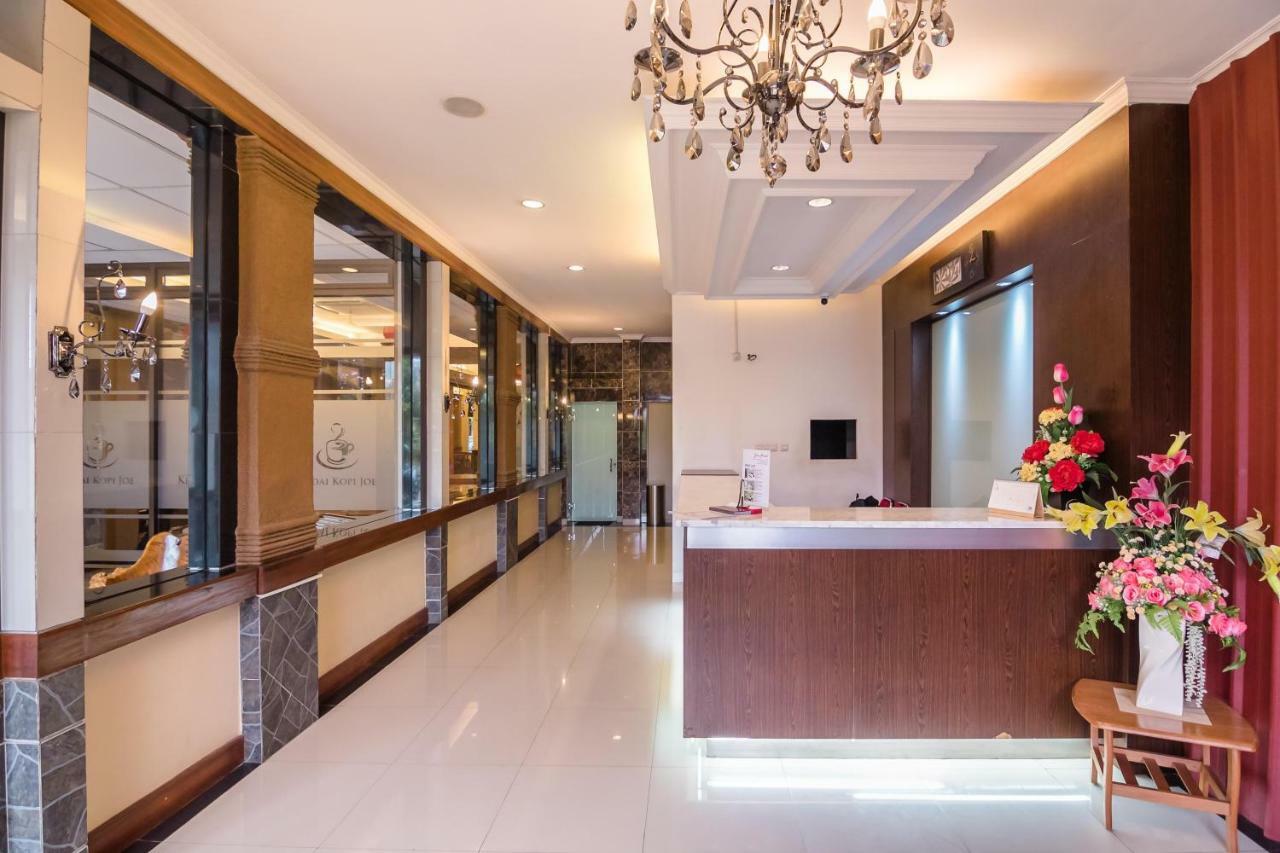 Reddoorz Plus Near Soekarno Hatta Airport 2 Tangerang Exterior foto