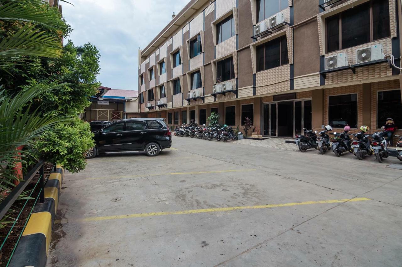 Reddoorz Plus Near Soekarno Hatta Airport 2 Tangerang Exterior foto